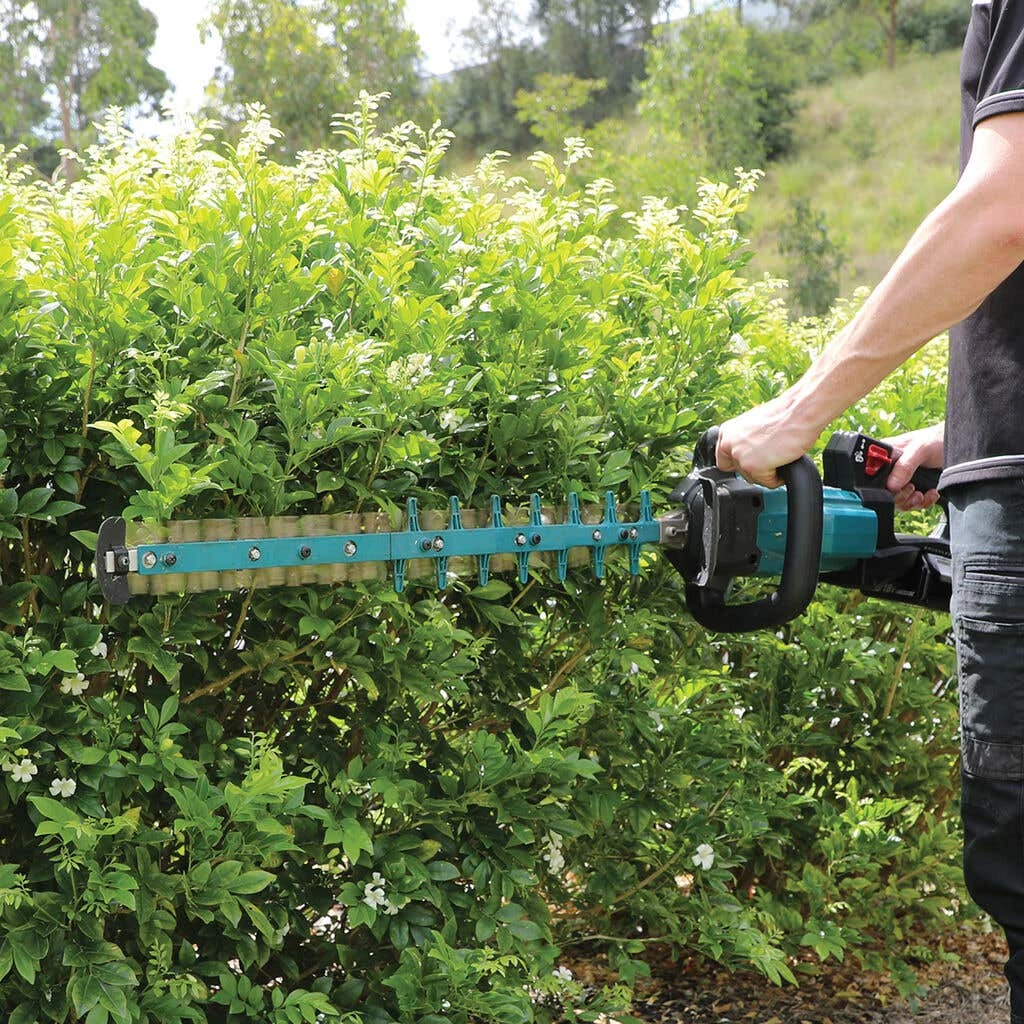 Makita 18V Brushless Hedge Trimmer Kit 600mm DUH602RT 5 Makita 18V Brushless Hedge Trimmer Kit 600mm DUH602RT - Image 5