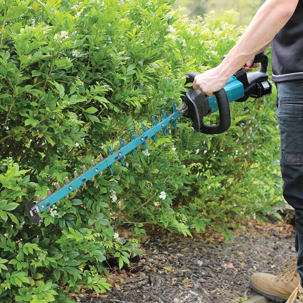 Makita 18V Brushless Hedge Trimmer Kit 600mm DUH602RT 6 Makita 18V Brushless Hedge Trimmer Kit 600mm DUH602RT - Image 6