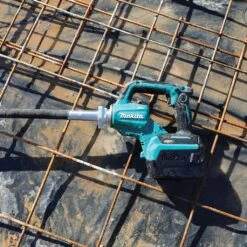 Makita 40V Max Brushless 2400mm (38mm Dia.) Concrete Vibrator Skin VR004GZ01 -Tool Promotional Store 6936819 4 3