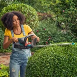 Gardena Battery Hedge Trimmer ComfortCut 60/18V P4A Ready-to-use Set -Tool Promotional Store 7009293 3