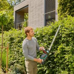 Gardena Battery Hedge Trimmer ComfortCut 60/18V P4A Ready-to-use Set -Tool Promotional Store 7009293 4